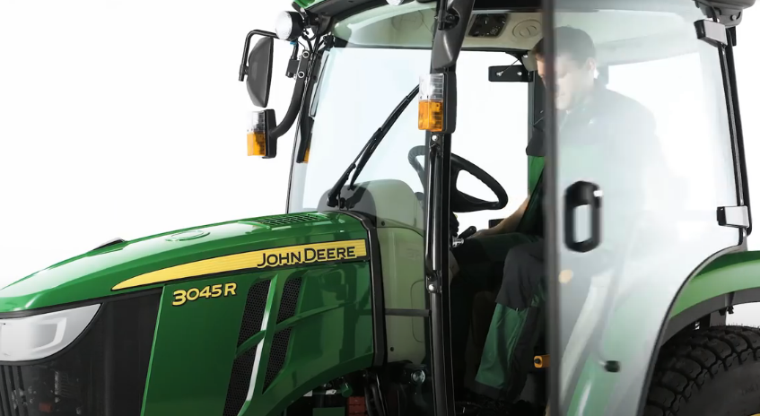 трактор John Deere 3045R